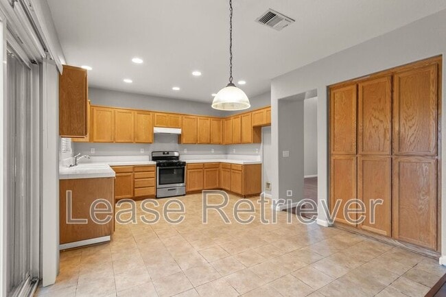 Building Photo - 1943 Remembrance Ln