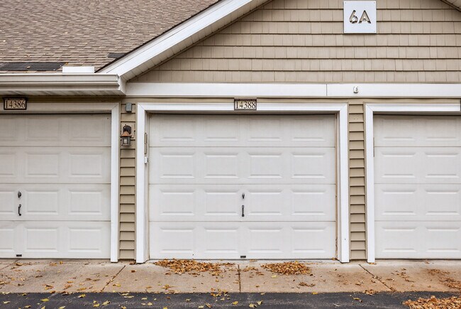 Building Photo - 14388 Fairway Dr