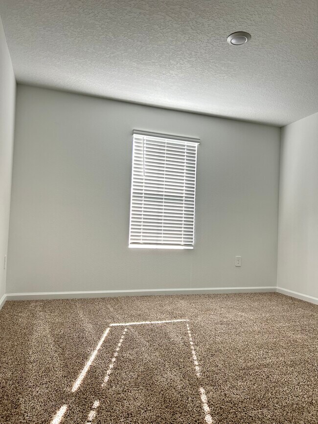 Building Photo - 28 Blue Hvn Rd