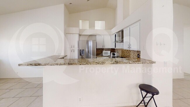 Building Photo - 795 S Camellia Dr