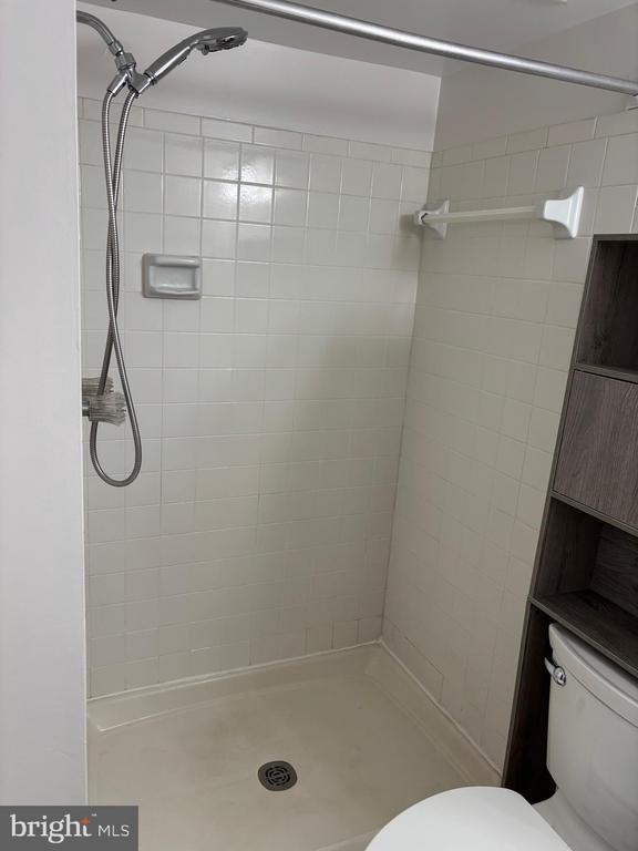 Building Photo - 7438 Fountain Head Dr