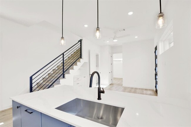 Building Photo - 6119 Atwood St