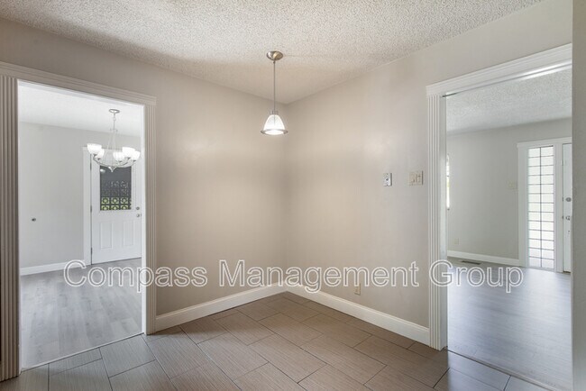 Building Photo - 1505 Aldenwood Ln