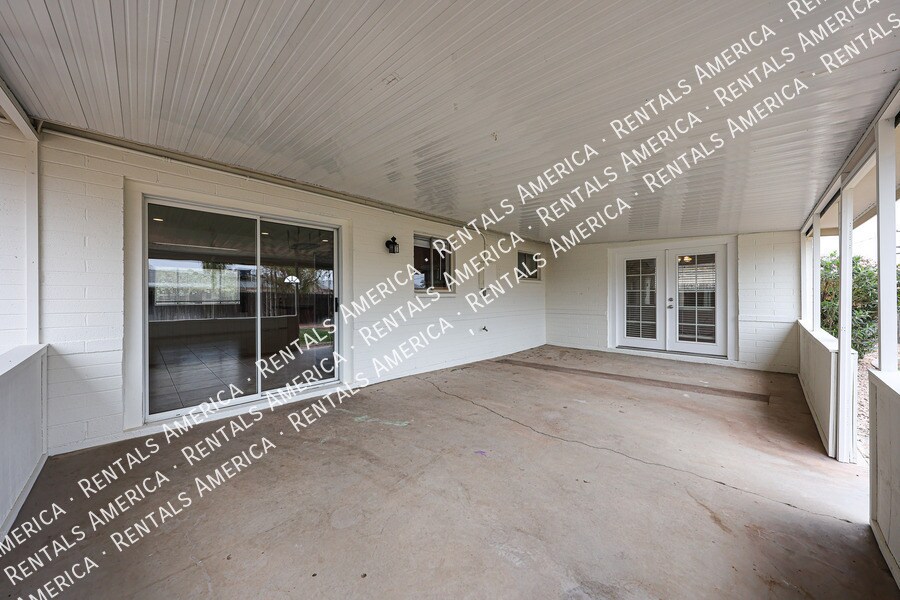 Building Photo - 7421 E Beatrice St