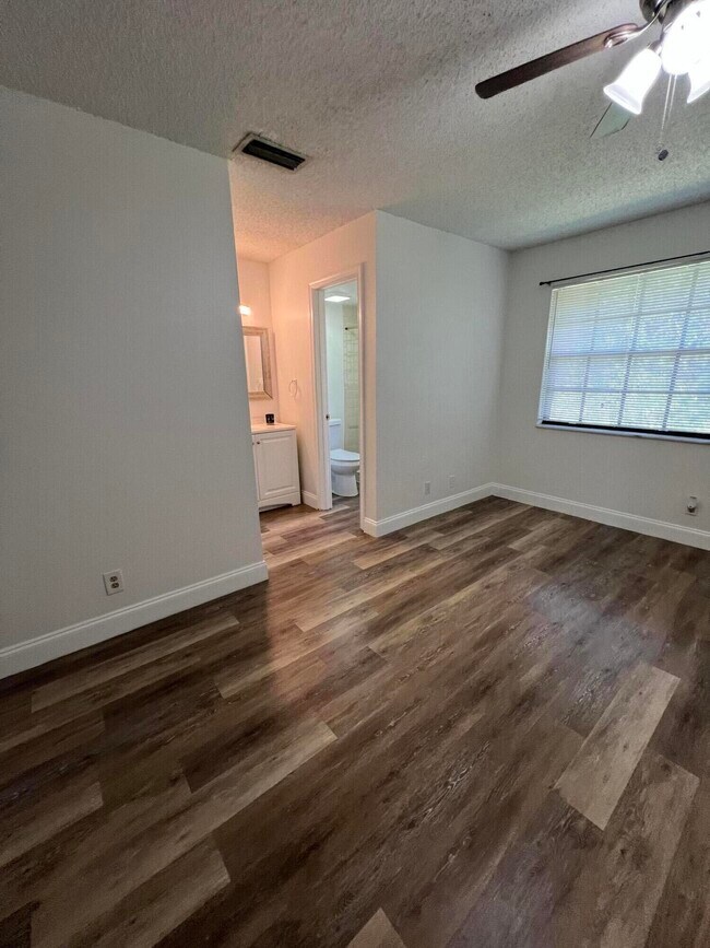 Building Photo - 4175 Oak Terrace Dr