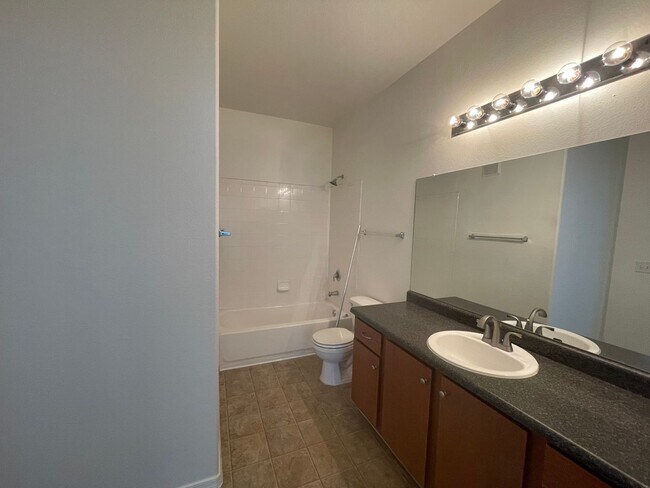 Building Photo - NEW CARPET AND PAINT, 2 bed/2 bath/ 1 CG/ Overlooking beautiful pool