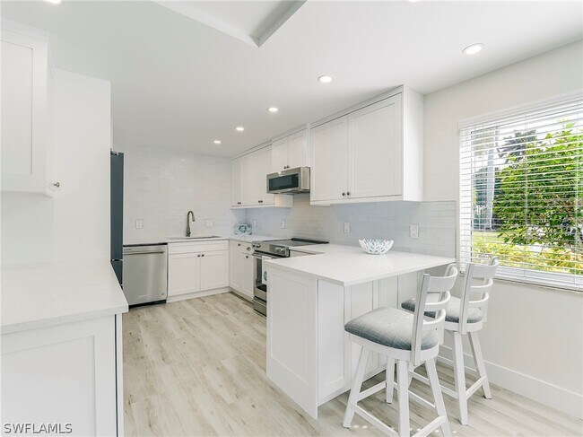 Building Photo - 354 Harbour Dr