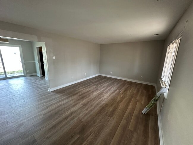 Building Photo - PRINCESS ANNE PLAZA