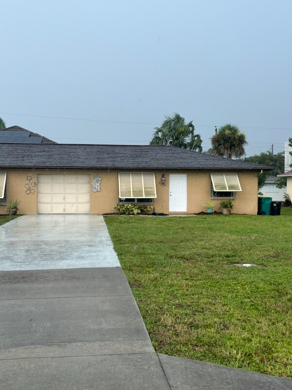 Building Photo - 615 110th Ave N