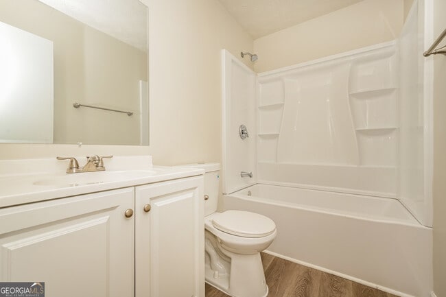 Building Photo - 4276 Old Lake Dr