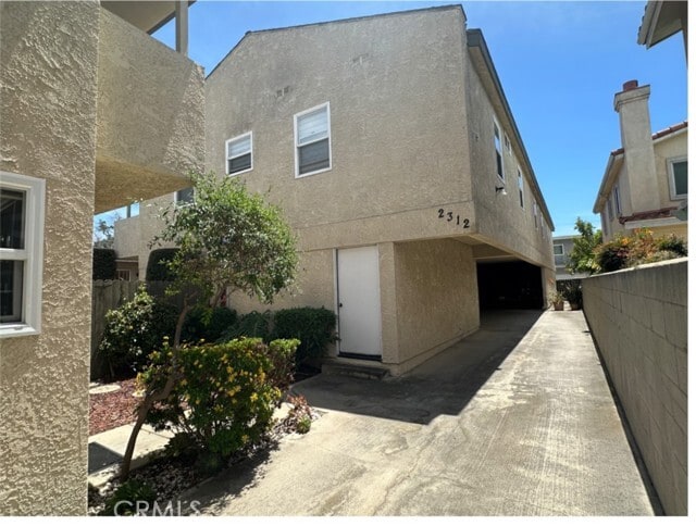 Building Photo - 2312 Dominguez St