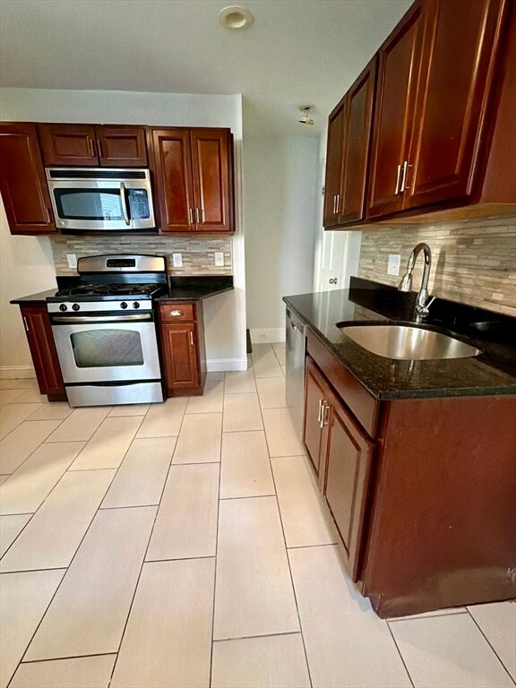 Building Photo - 65 Pearl St