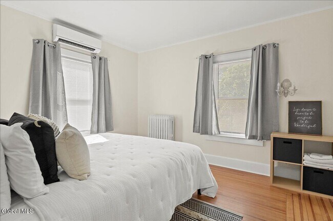 Building Photo - 162 Lake Ave