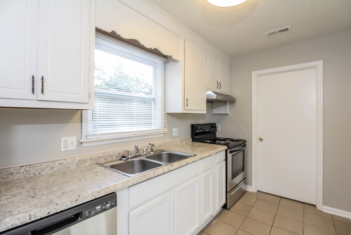 Building Photo - 107 Bridge Creek Dr