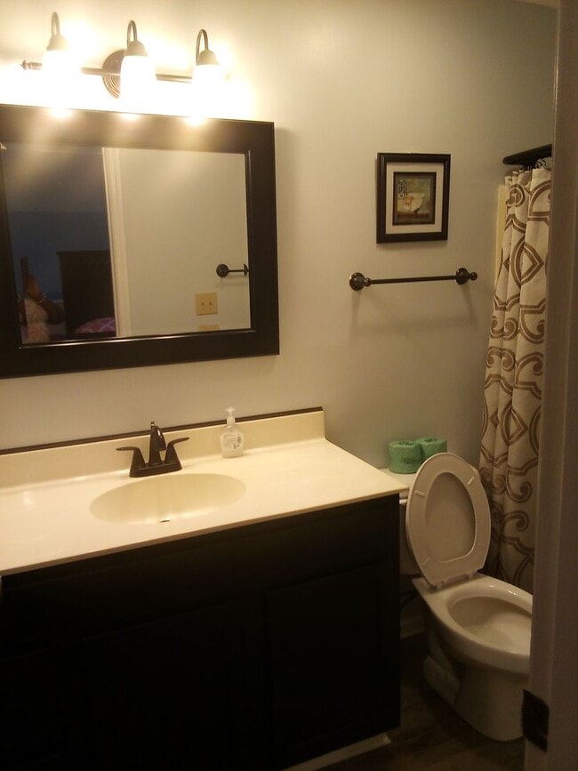 Building Photo - Golf Colony VII Unit 20 J