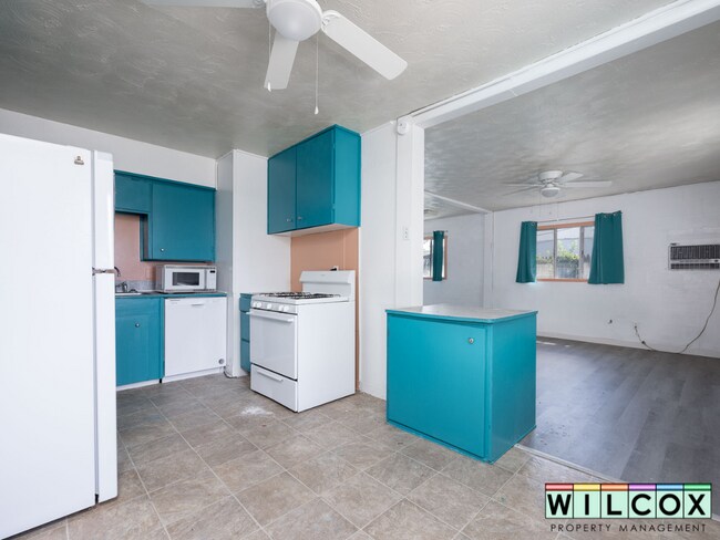 Primary Photo - Charming 2-Bedroom Home in Aztec, NM - Per...