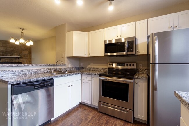 Building Photo - 4030 Baytown Dr