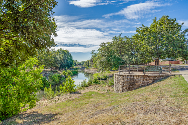 Building Photo - 1805 Boulder Dr