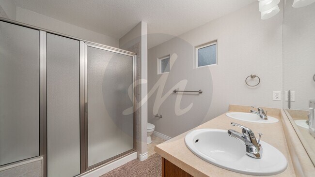 Building Photo - Modern Comfort and Functional Space