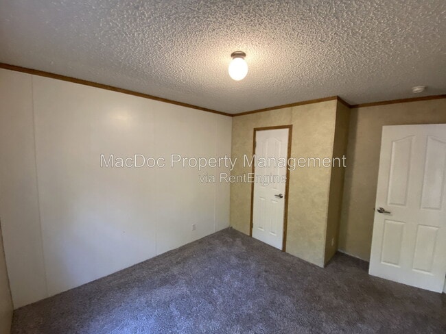 Building Photo - 6280 Mt Airy Dr