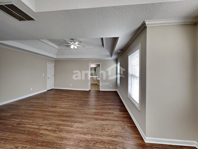 Building Photo - 3830 Rivendell Ln