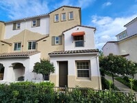 Building Photo - Updated with Pool, 3 Bd 2.5 Ba Chula Vista...
