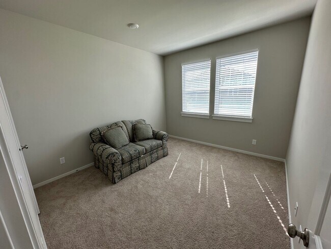 Building Photo - RENTAL! Spacious 6-Bedroom Home Near JBLM – Built in 2025