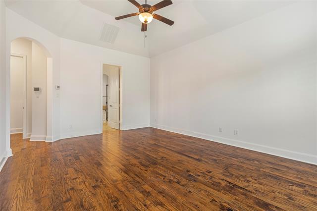 Building Photo - 3976 Chevy Chase Ln