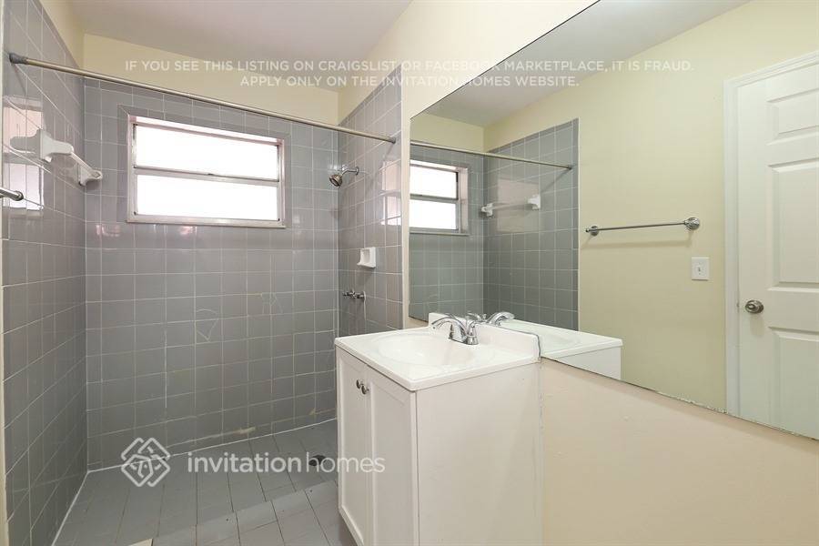 Building Photo - 6572 NW 197th Ln