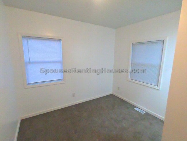 Building Photo - 3708 N Kenwood Ave