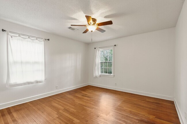 Building Photo - Druid Hills Charmer Available NOW!