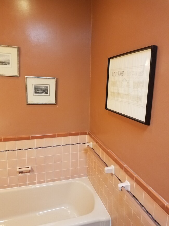 Building Photo - 295 Oxford St