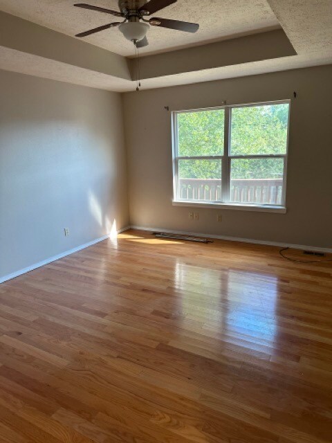 Building Photo - 1258 W Bluegrass Rd