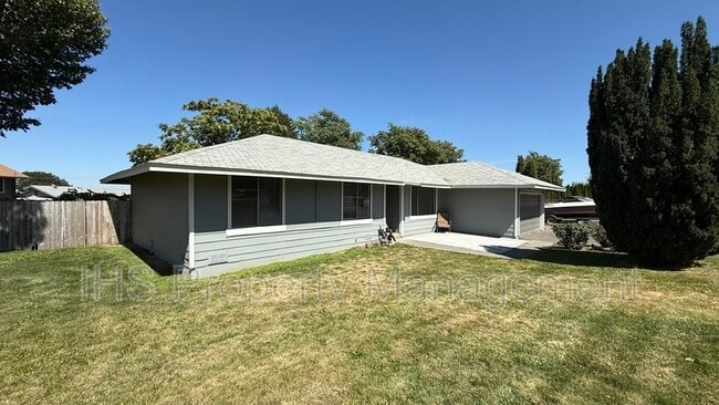 Primary Photo - 1613 S Palouse Pl