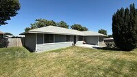 Building Photo - 1613 S Palouse Pl
