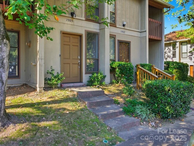 Building Photo - 7925 Charter Oak Ln