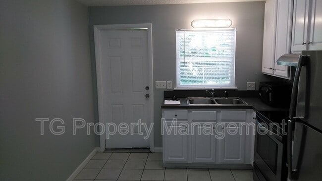 Primary Photo - 209 7th St S