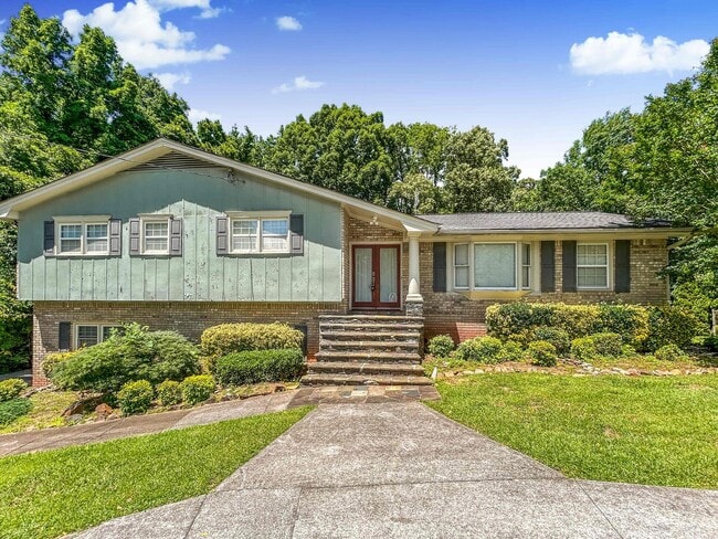 Building Photo - Spacious 3 BR/2 BA Duplex in Austell!