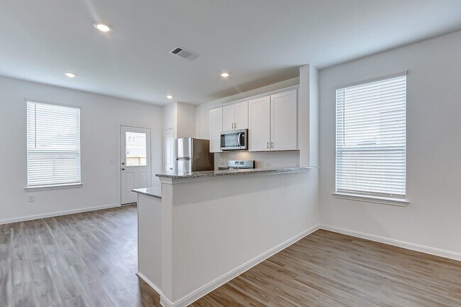 Building Photo - 17610 Calabash Dr