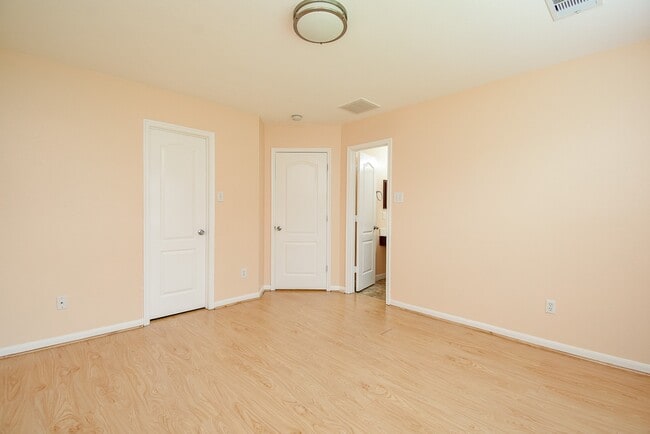 Building Photo - 2631 Skyview Trace Ct