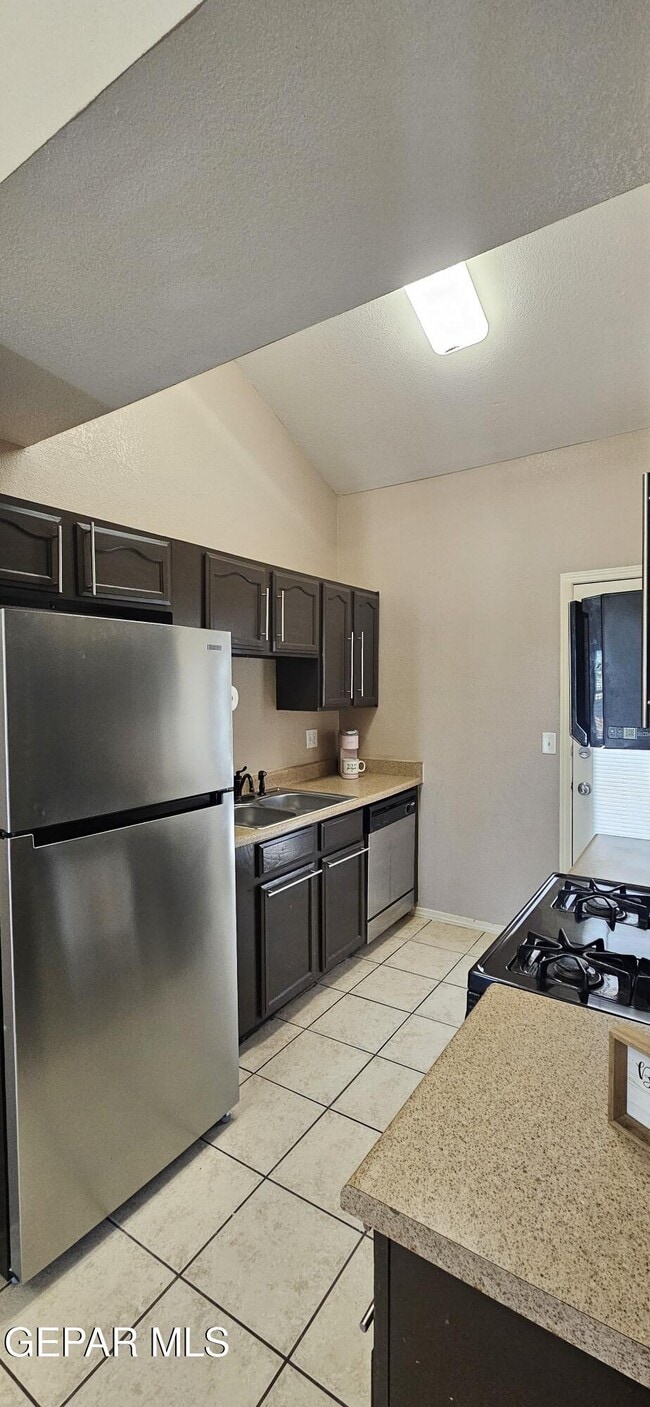 Building Photo - 14357 Puentecillas Dr