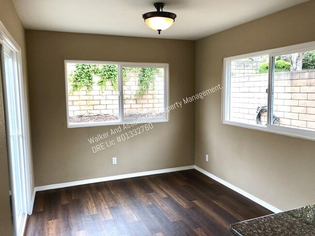 Building Photo - 202 Larkspur Dr