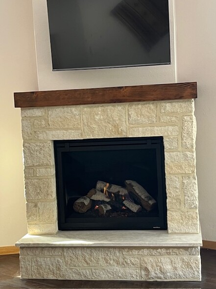 Building Photo - 3891 Bighorn Rd