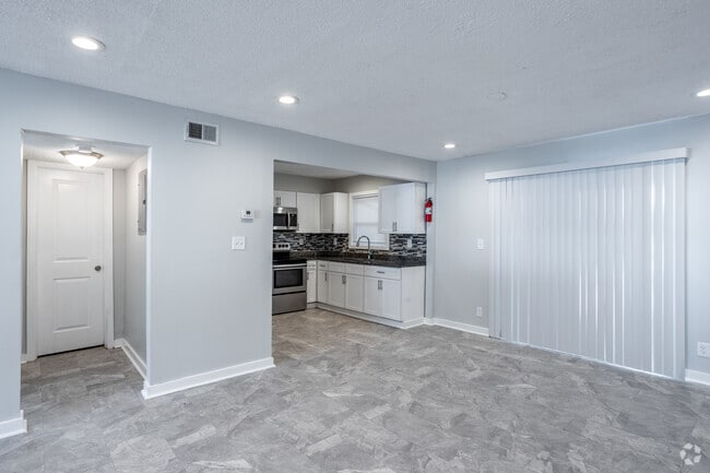 3BR, 1.5BA - 1,340SF - Dining/Kitchen - Crystal Townhomes