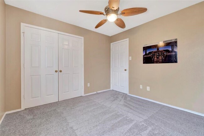 Building Photo - 4323 Ringrose Dr