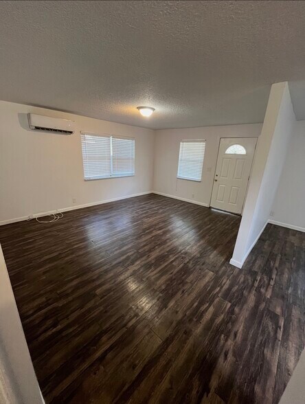 Building Photo - 1307 Olive St