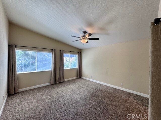 Building Photo - 30997 Oakhill Dr