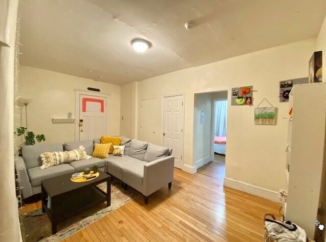 Building Photo - 322 St Paul St