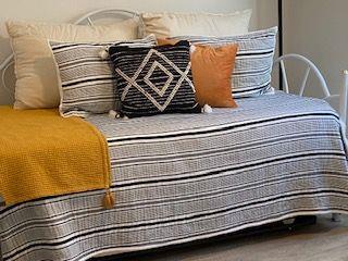 Building Photo - 987 Fair St SW