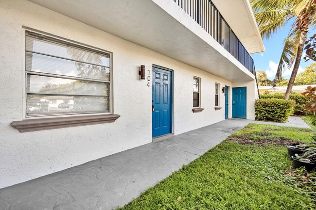 Building Photo - 1015 NE 17th Ave